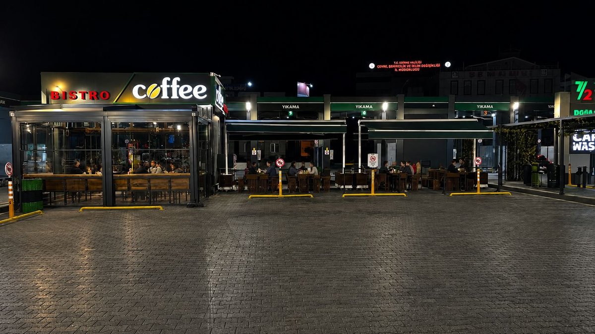 Double Two Cafe